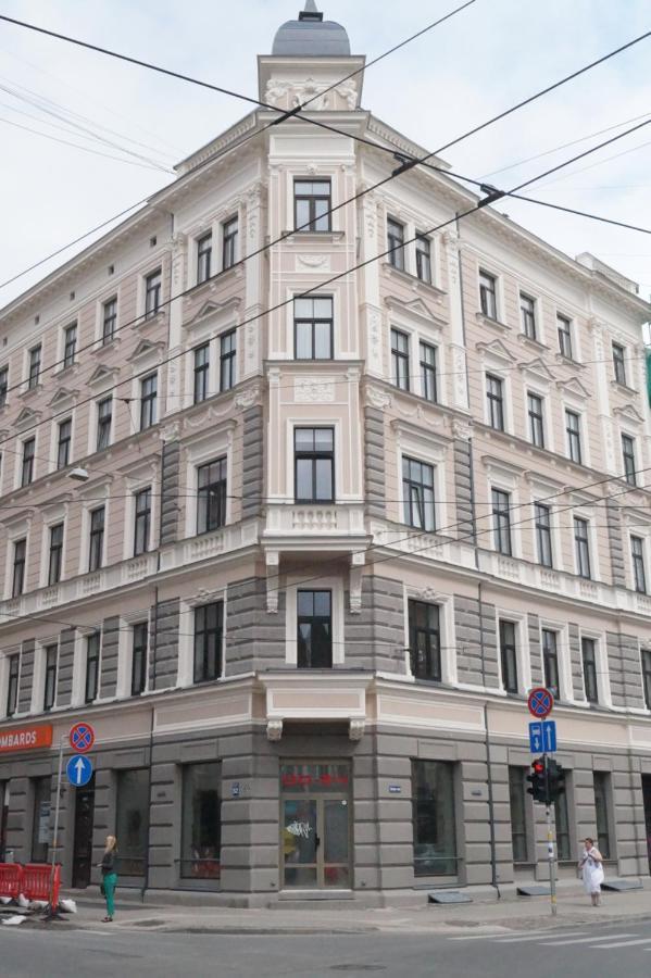 Daba Mini Hotel Рига Екстериор снимка